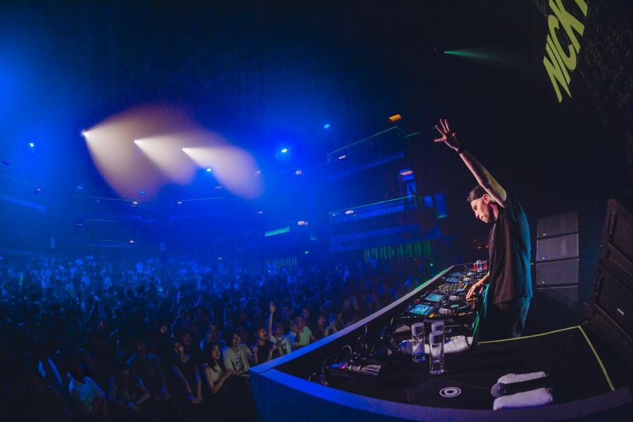 DJ performing at 青岛啤酒“夜猫子” 派对 at KZ Shanghai