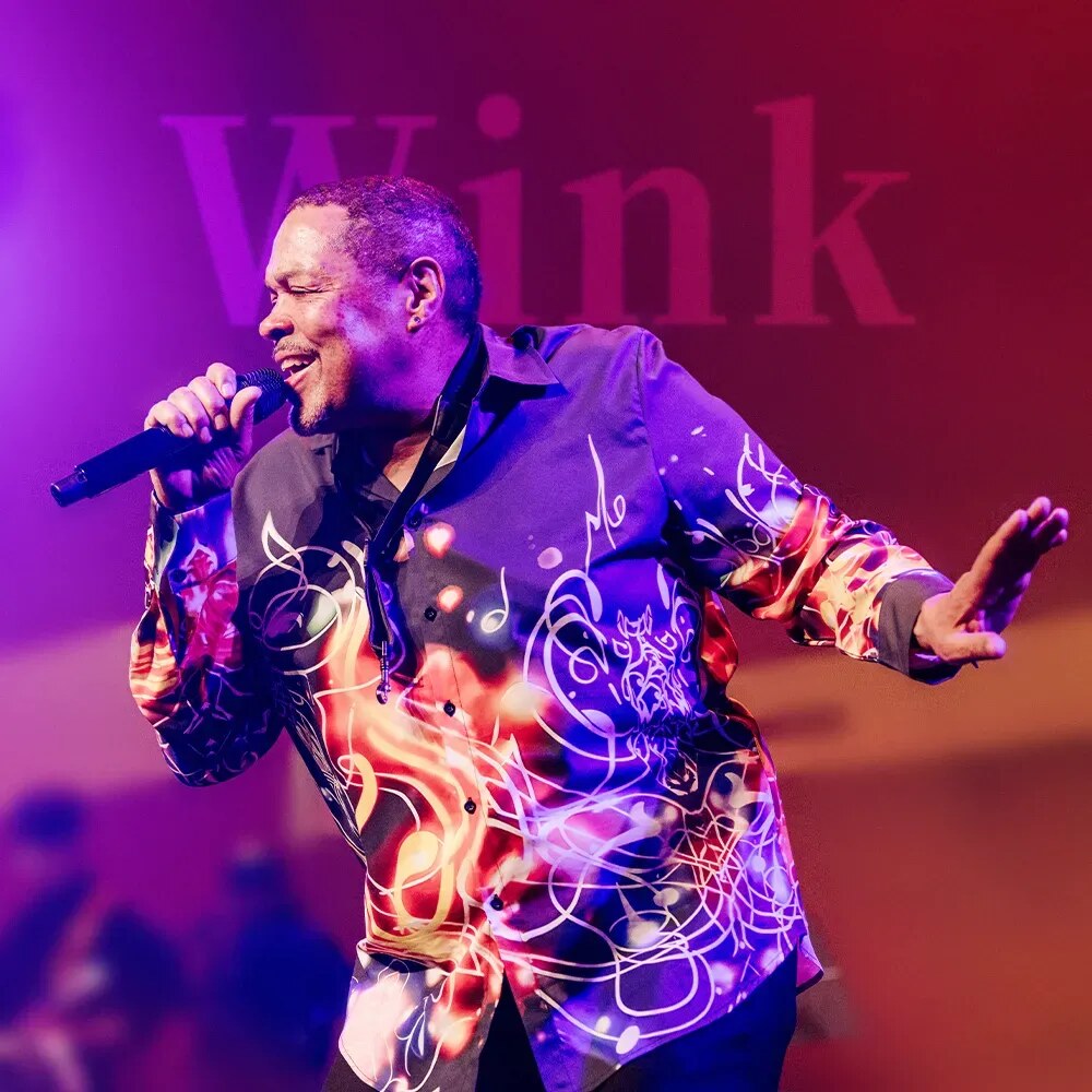 Wink在 KZ Shanghai 舞台上演出