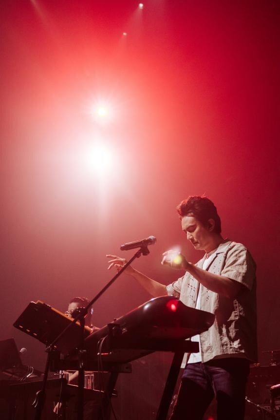李泉 performing on stage at KZ Shanghai